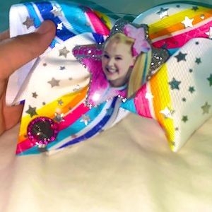 Jojo bow from DREAM Tour